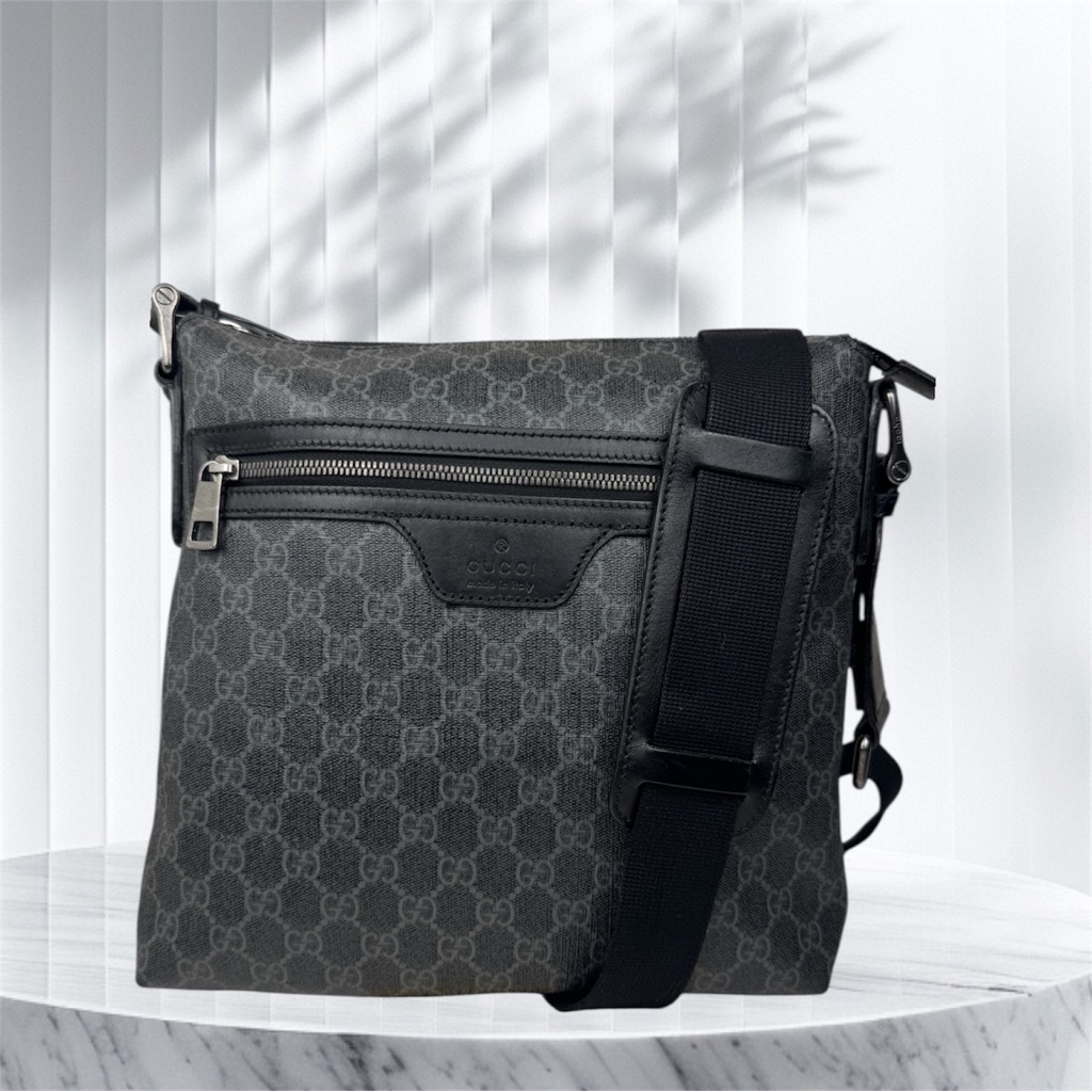 Gucci Gg Supreme Black Crossbody Bag